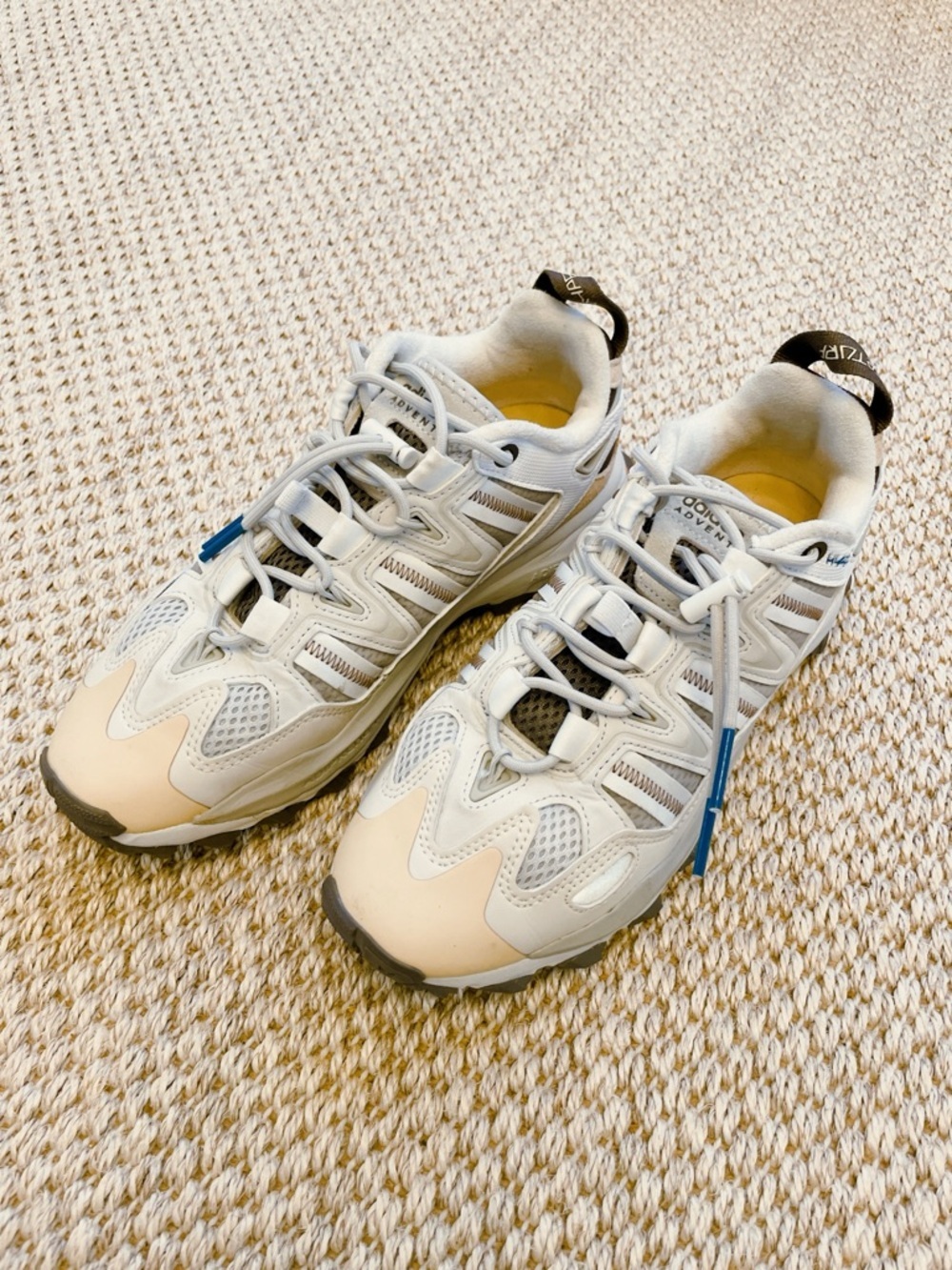 Adidas Hyperturf Unisex Trail Sneakers Men’s 7 Women’s 9 New - Picture 3 of 9